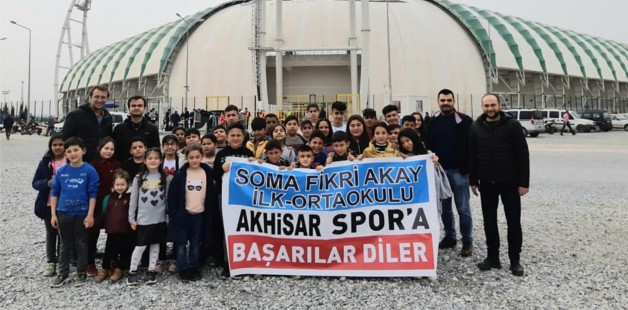 Fikri Akay Ortaokulu Öğrencileri  Akhisarspor- Osmanlıspor maçını izledi